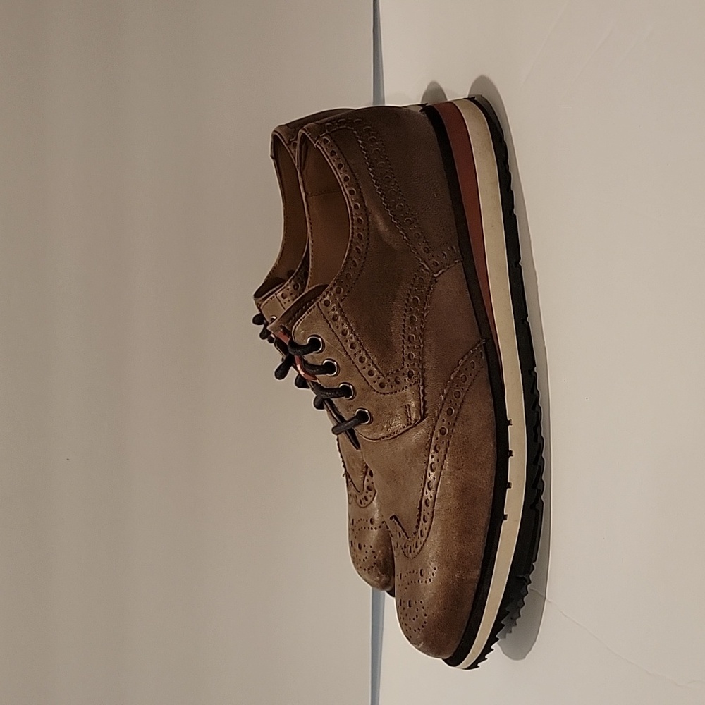 Prada size 9 gorgeous shoes brown wingtips